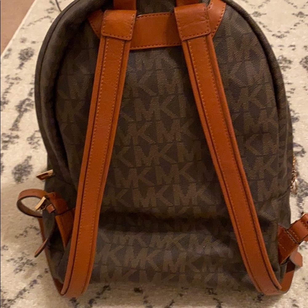 Backpack - Picture 2 of 5